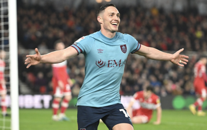 Những cái nhất đưa đội Hạng nhất Burnley thăng hạng Ngoại hạng - Ảnh 2.