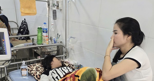 12 Schüler aus Hanoi ins Krankenhaus eingeliefert, nachdem sie vor dem Schultor Wasser getrunken hatten