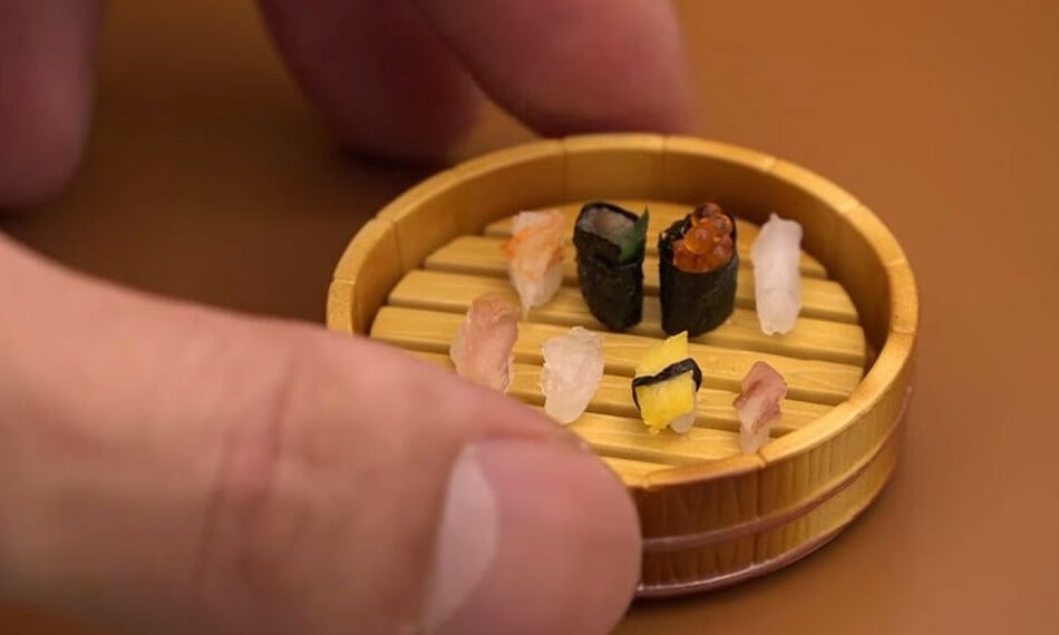 Nhà hàng bán miếng sushi bé bằng hạt gạo