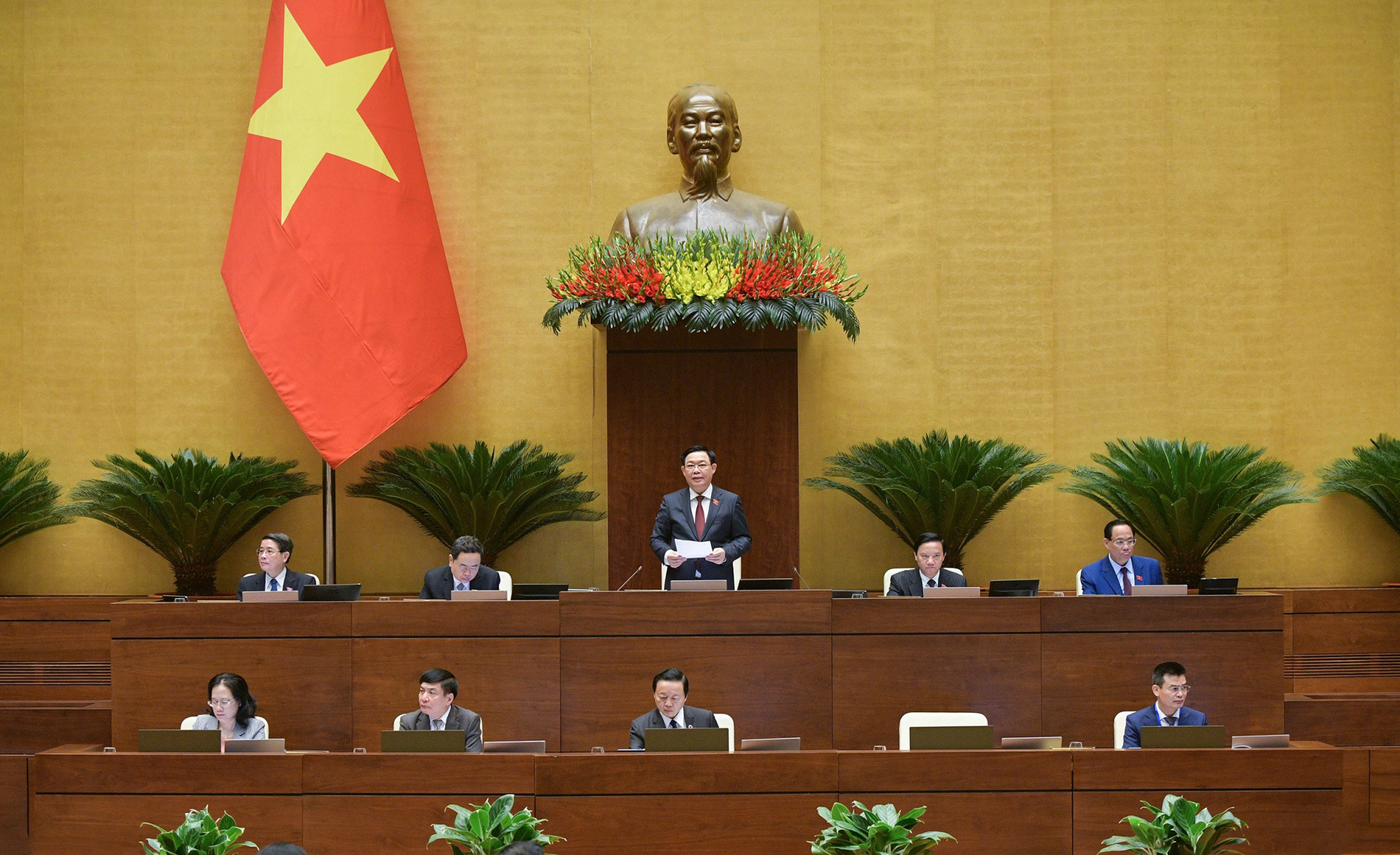 Le ministre Nguyen Van Thang perçoit des péages sur les autoroutes financées par l'État pour assurer la fluidité du trafic, image 1