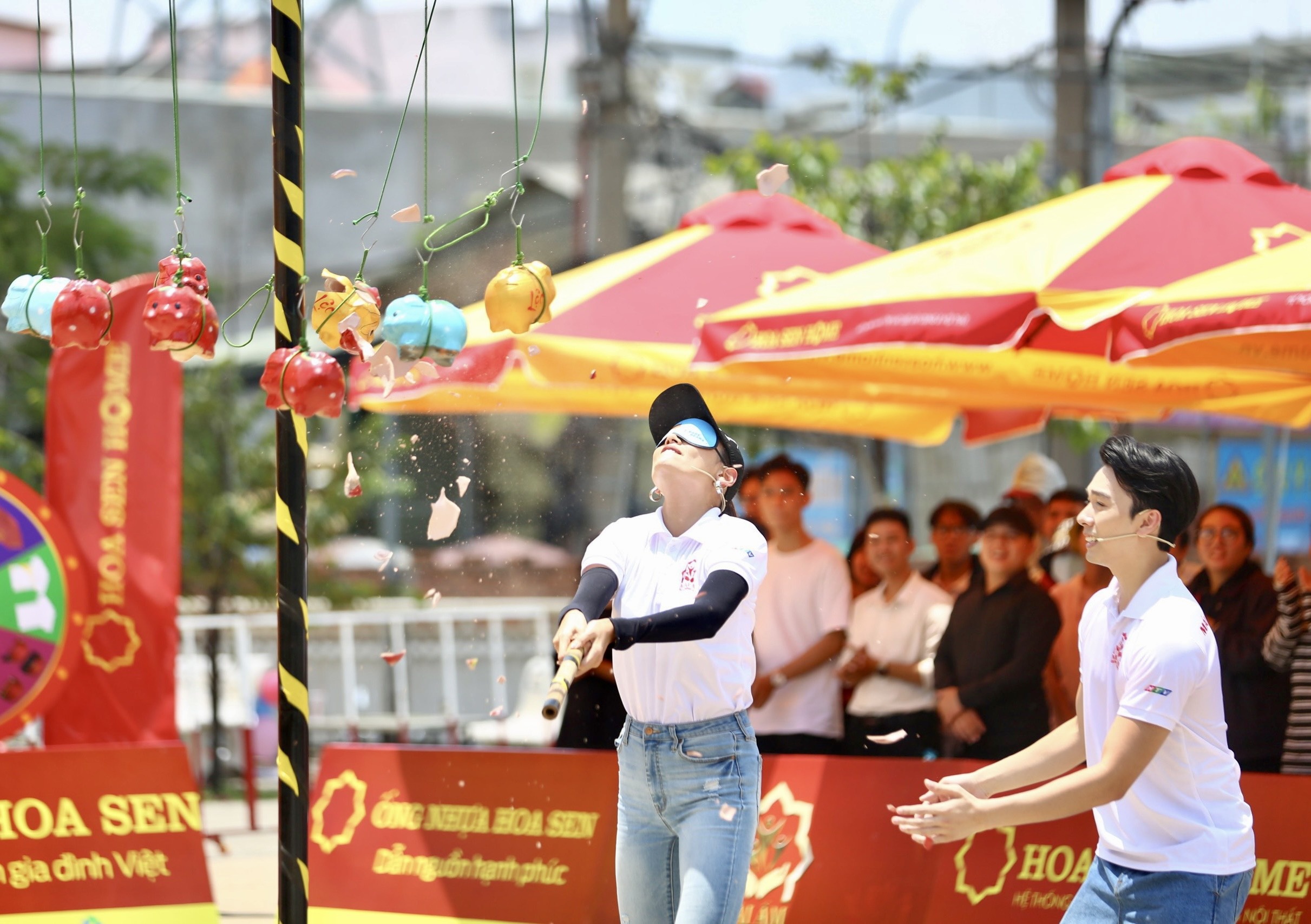 L'acteur Hai Nam et le mannequin Vo Hoang Yen ont été parmi les premiers invités de l'émission.