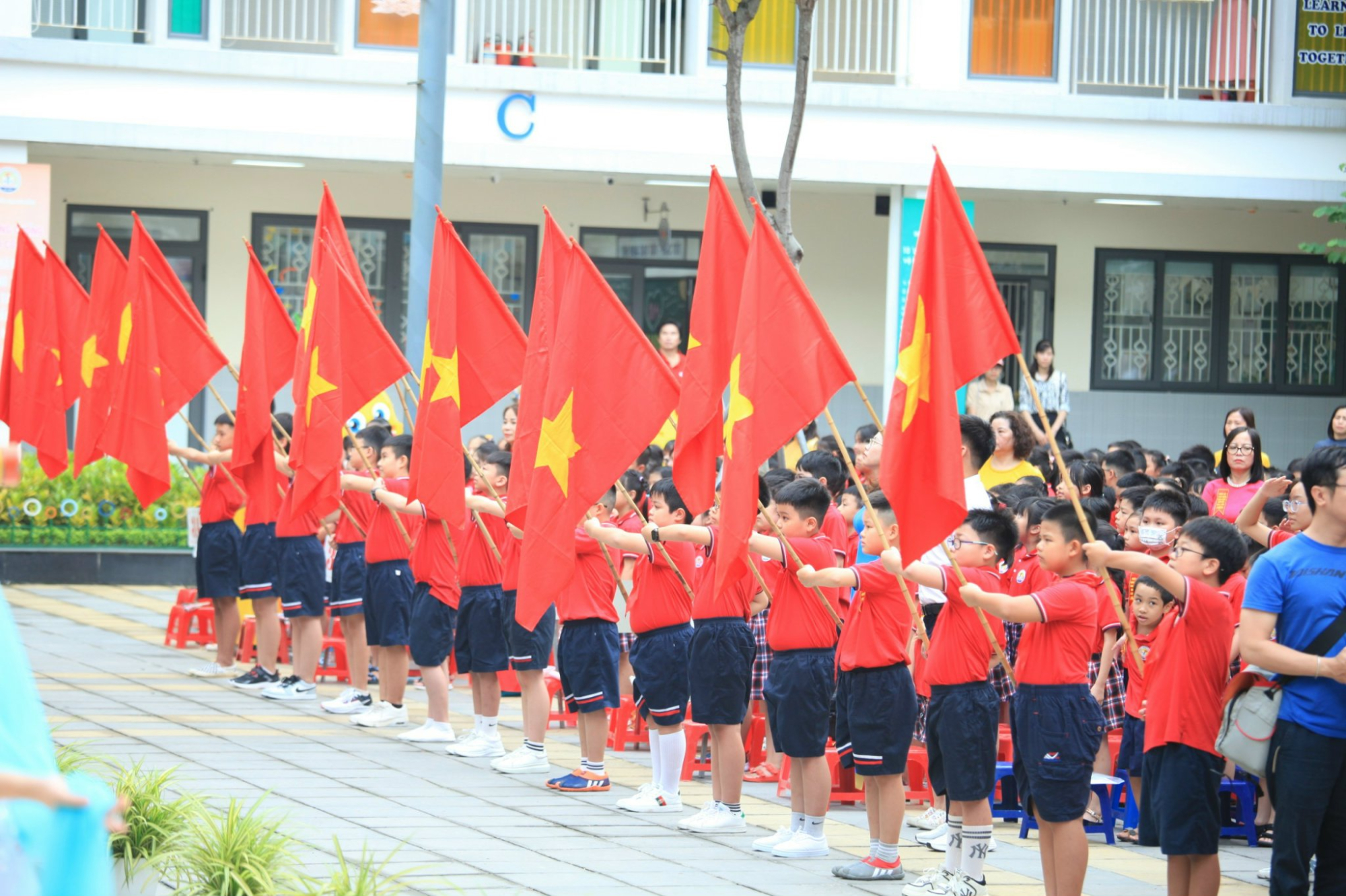 នៅ​ព្រឹក​ថ្ងៃ​ទី​៥ ខែ​កញ្ញា​នេះ សិស្ស​ជាង ២២​លាន​នាក់​នៅ​ទូទាំង​ប្រទេស​បាន​ចាប់​ផ្ដើម​ឆ្នាំ​សិក្សា​ថ្មី។