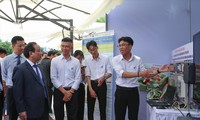 El equipo de investigación presentó el sistema de “diagnóstico” de tuberías en el Festival de Innovación Juvenil 2024 de la Universidad de Danang. Foto: Giang Thanh