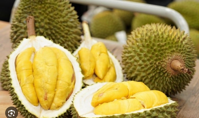 Die Preise für Wassermelonen sind um mehr als die Hälfte gefallen; Durian-Preise steigen weiterhin stark an