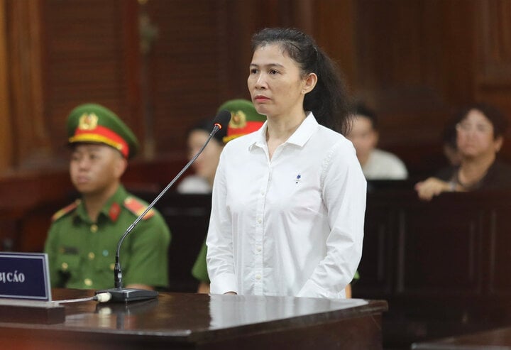 L'accusé Han Ni au procès. (Photo : Hai Long)