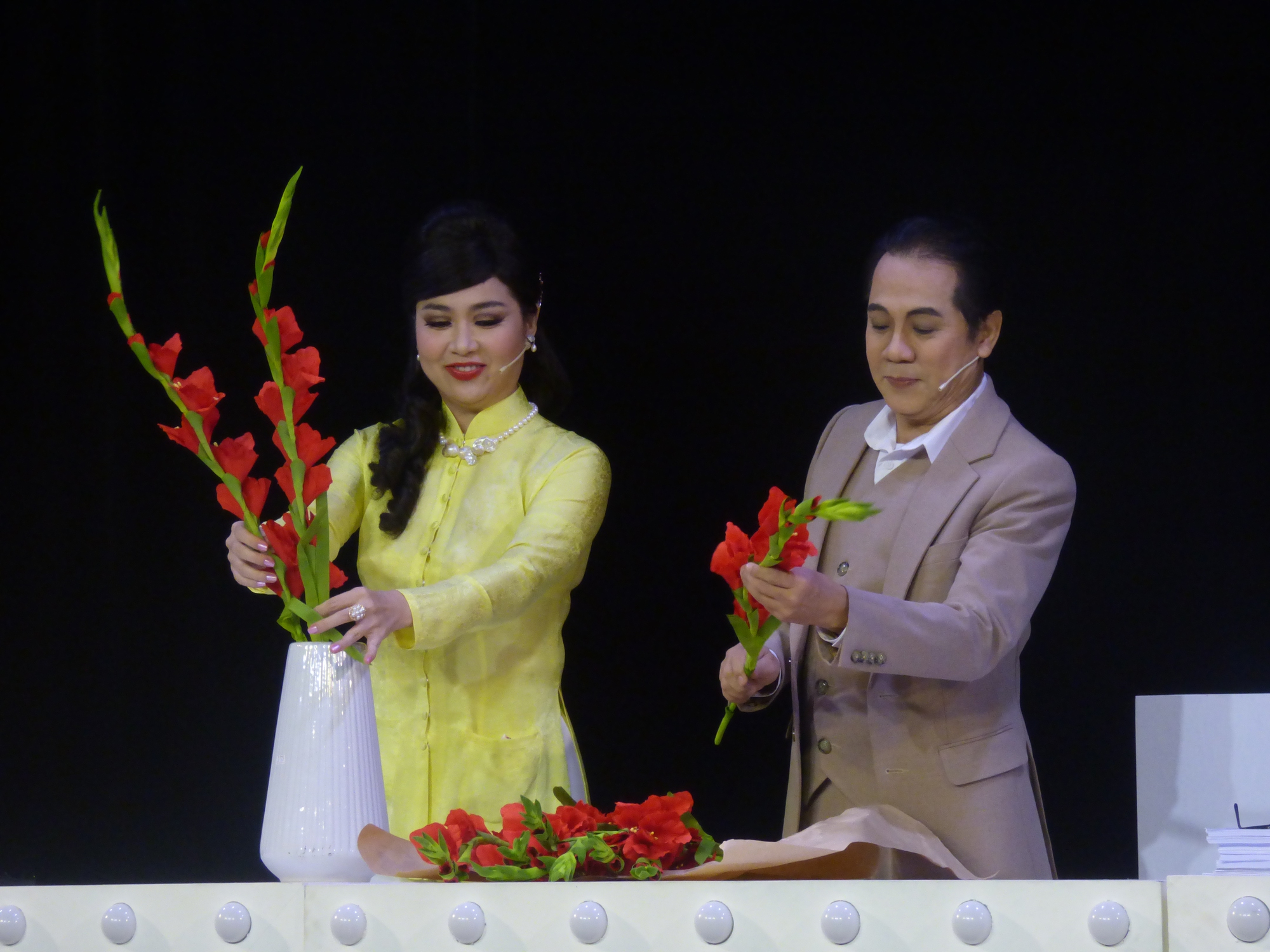 NSƯT Thành Lộc tài hoa và trẻ trung với Giáng Hương   - Ảnh 1.