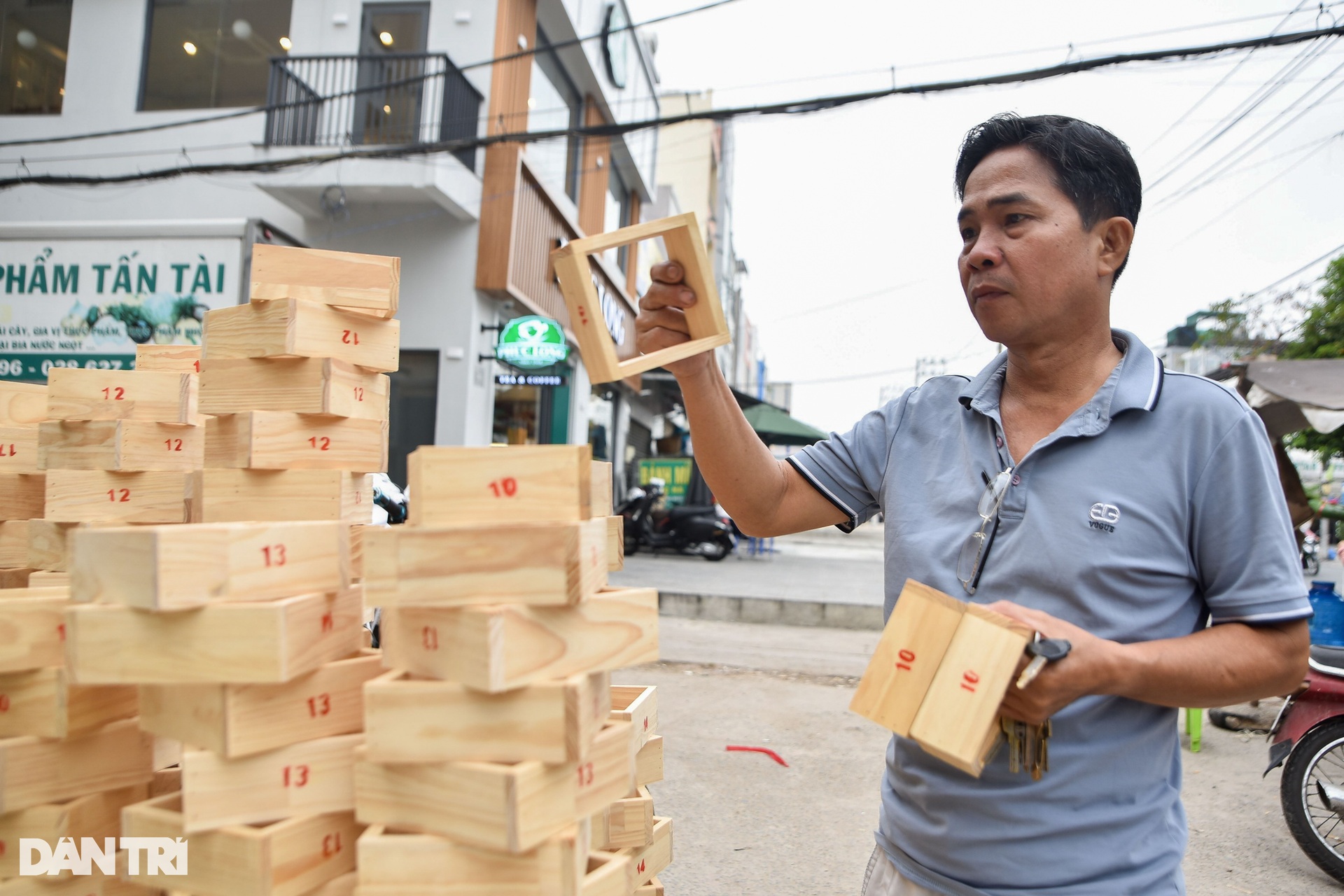 Tiểu thương bán tháo lá dong tại khu chợ một năm mở một lần ở TPHCM - 4