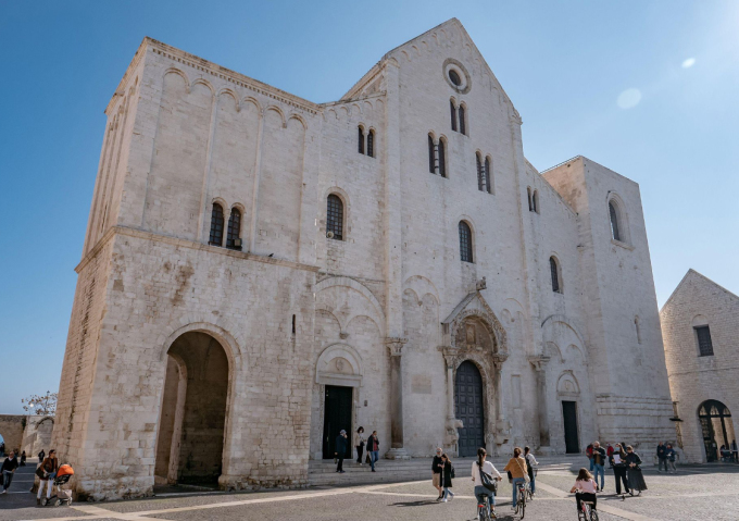 Basilique de San Nicola vue de l'extérieur. Photo : Alamy Stock