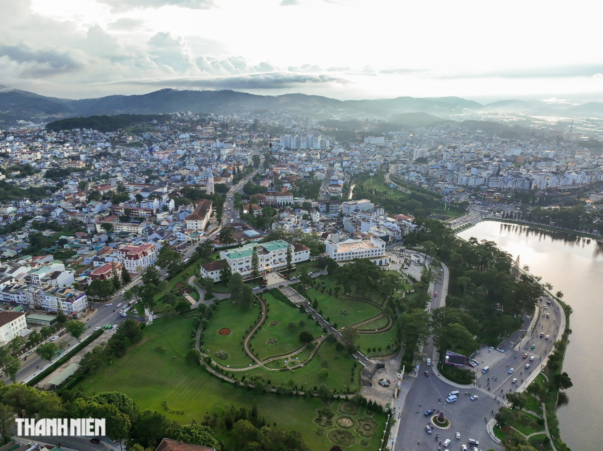 Đà Lạt nhìn từ trên cao - Ảnh 2.