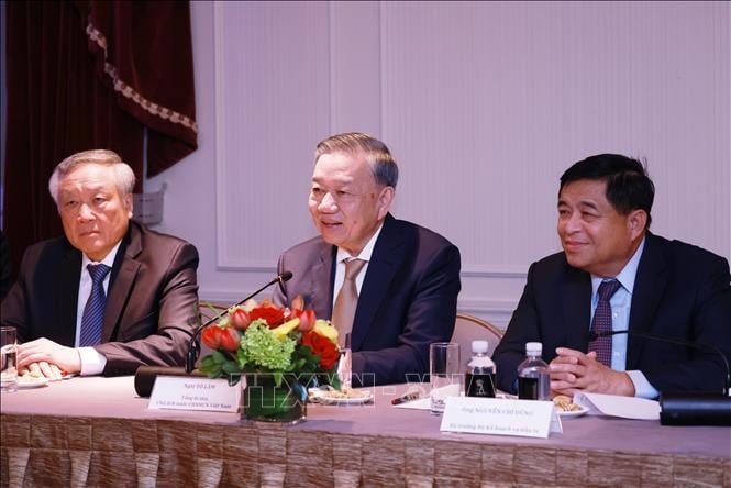 Generalsekretär und Präsident To Lam trifft sich mit dem Vietnam Innovation Network in den Vereinigten Staaten