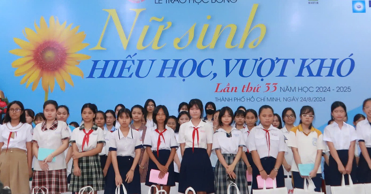 Gần 720 triệu đồng học bổng cho nữ sinh hiếu học vượt khó