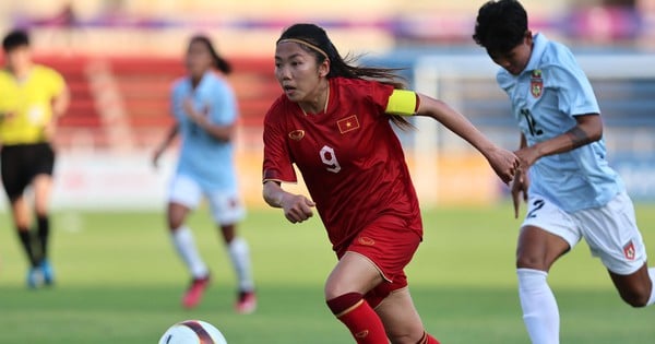 Huynh Nhu and Chuong Thi Kieu join the Vietnam women's football team