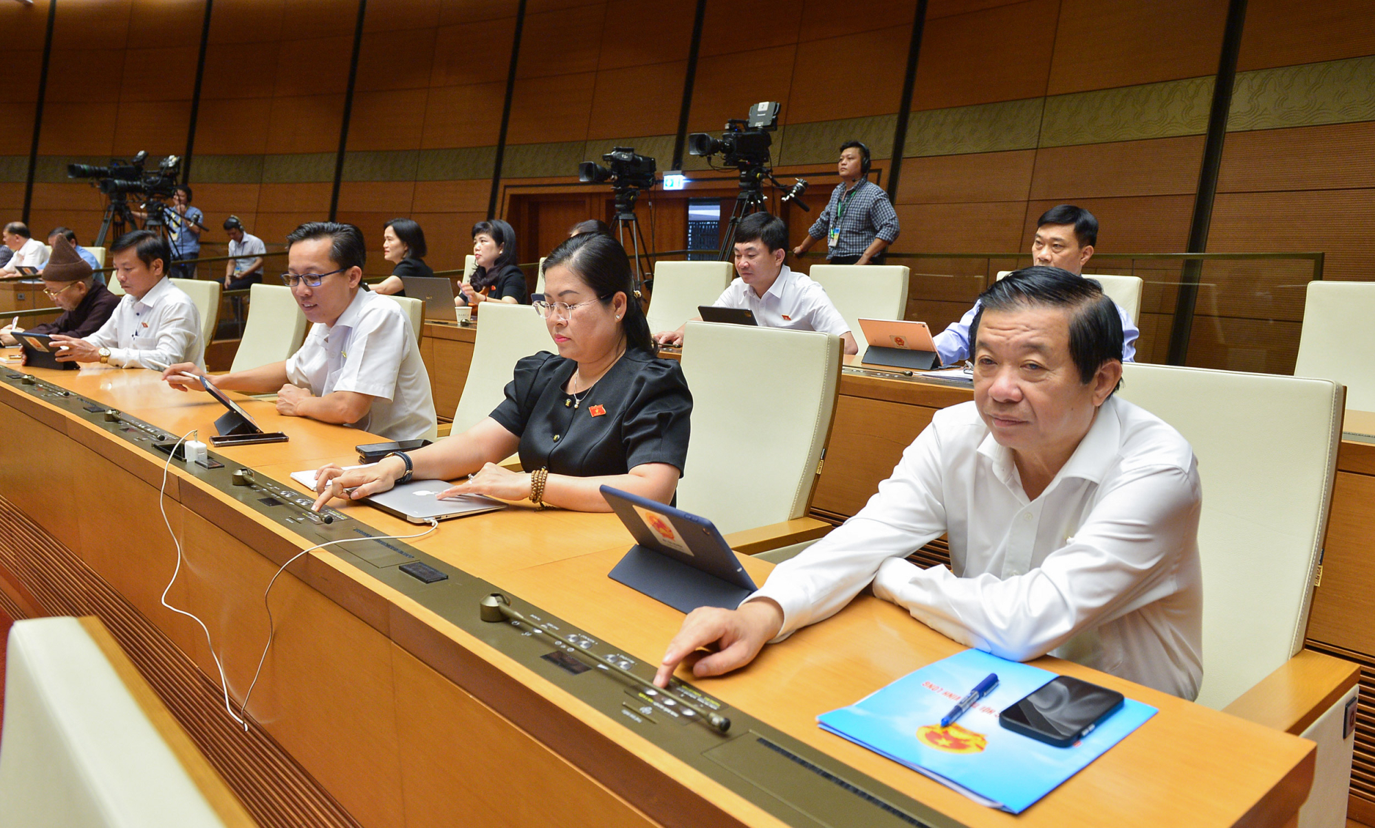 The National Assembly will supervise the real estate market and social housing development. Image 2