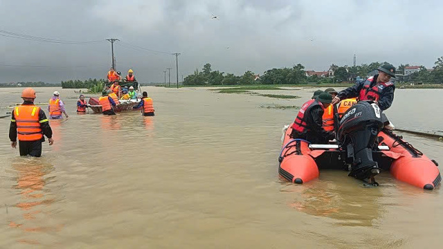 Estados Unidos ayuda a Vietnam a superar los daños causados ​​por el tifón Yagi