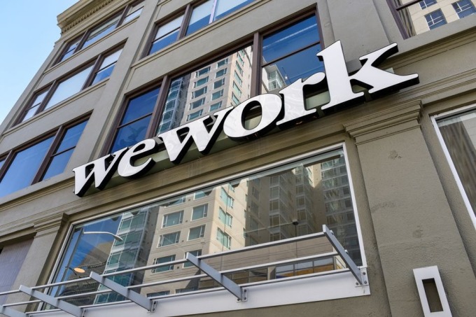 Logo WeWork bên ngoài văn phòng ở San Francisco (California, Mỹ). Ảnh: Reuters