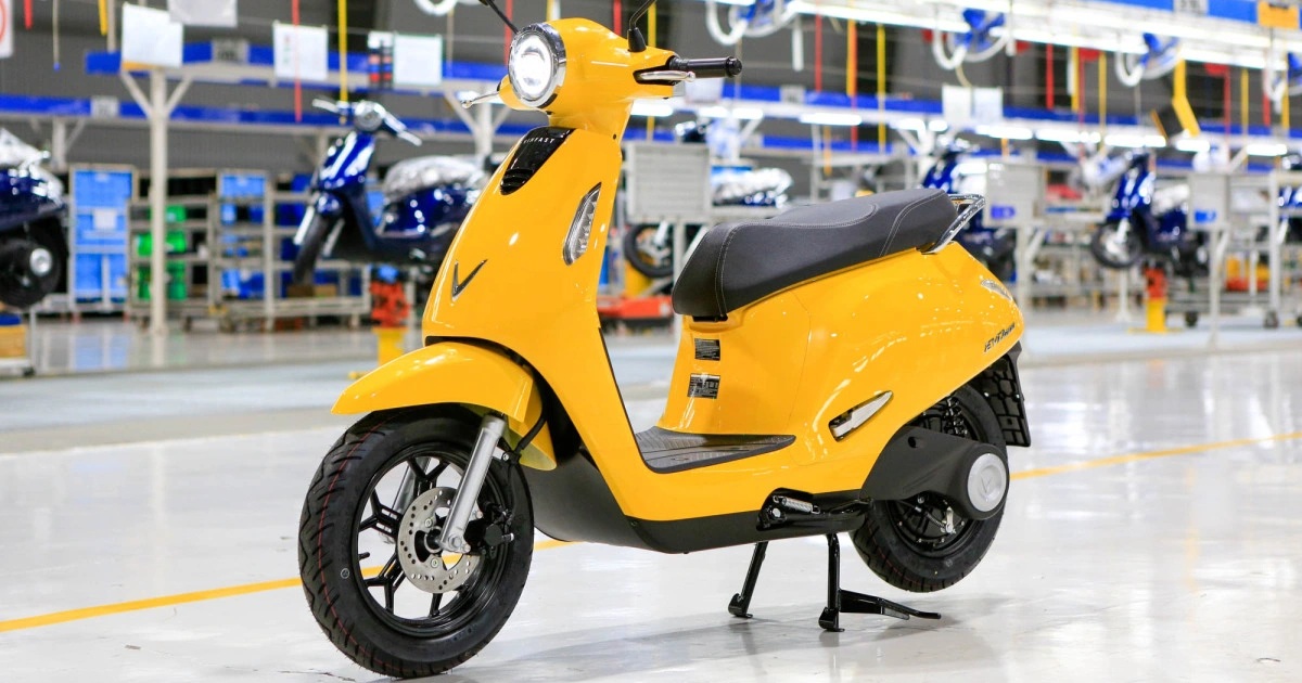 Two new VinFast electric motorbike models revealed, promising "student prices"