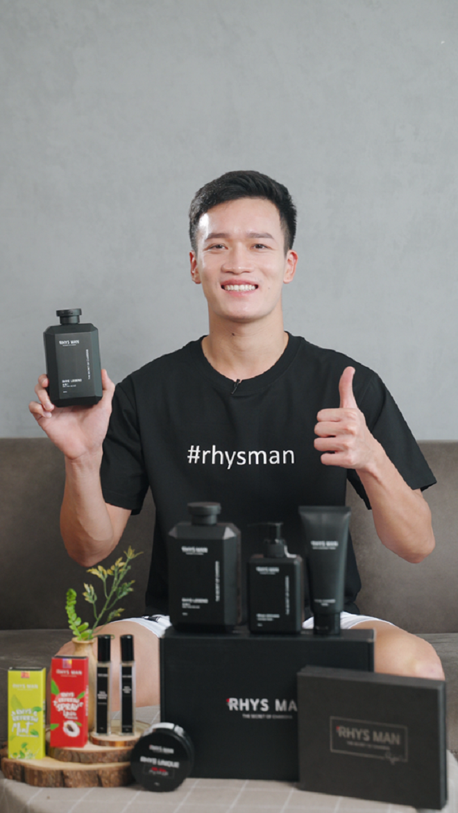 Midfielder Hoang Duc becomes Rhys Man brand ambassador - 2