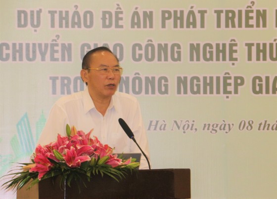 Thứ trưởng Bộ NN-PTNT Phùng Đức Tiến phát biểu