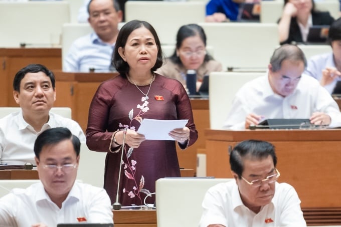 Ms. Nguyen Thi Yen, Standing Deputy Secretary of Ba Ria-Vung Tau province, spoke at the discussion of the draft Land Law (amended) on November 3. Photo: National Assembly Media