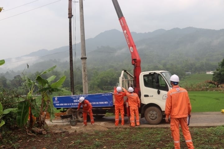 PC Hà Giang đảm bảo an toàn lưới điện trong mùa mưa bão - 2