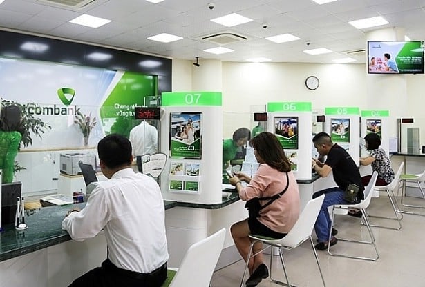 With surplus money, Vietcombank continues to reduce deposit interest rates