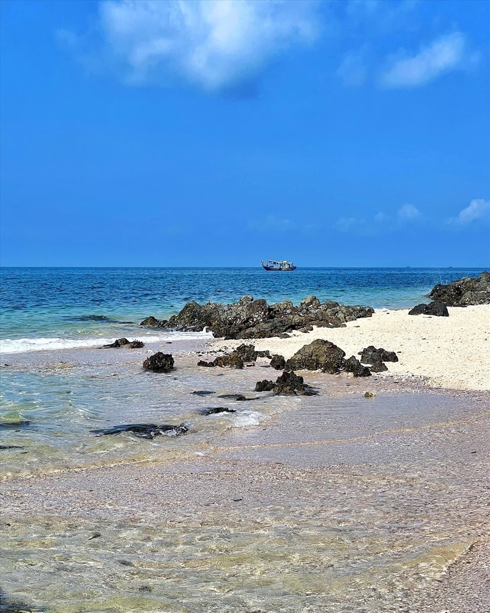 3 days to escape the heat in the blue sea paradise of Co To