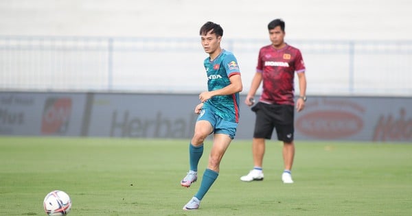 Văn Toàn phiên bản K-League tấn công vị trí trung phong