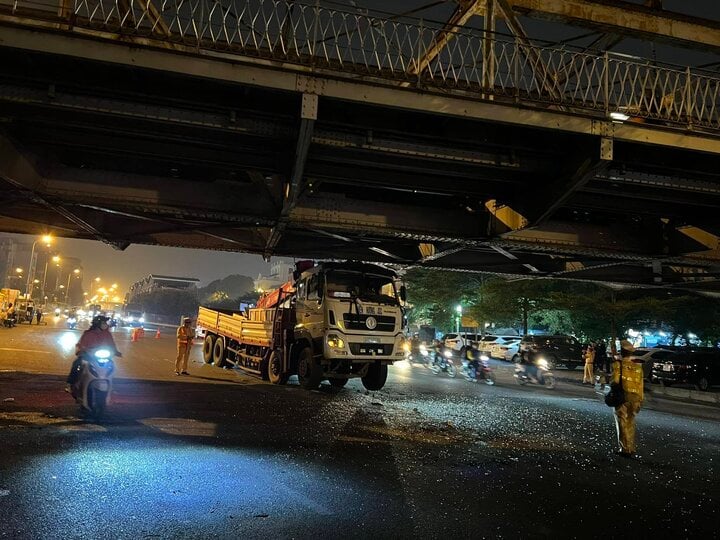 Debris was scattered all over the road.