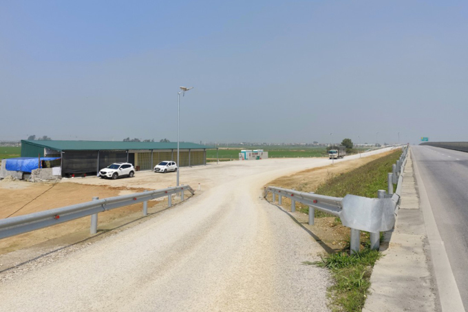 Provisorische Toilette am Mai Son – National Highway 45. Foto: Phuong Linh