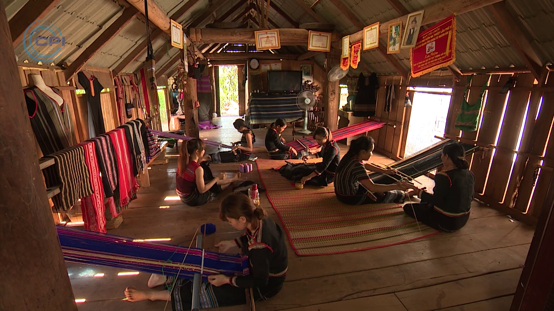 Preserving the traditional weaving craft of the Ede people in Buon Ma Thuot