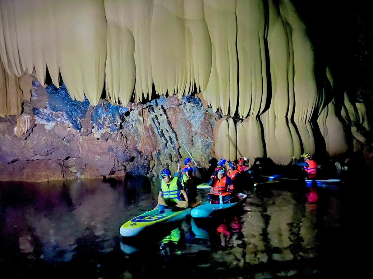 Une magnifique grotte découverte sur la chaîne de montagnes de Truong Son