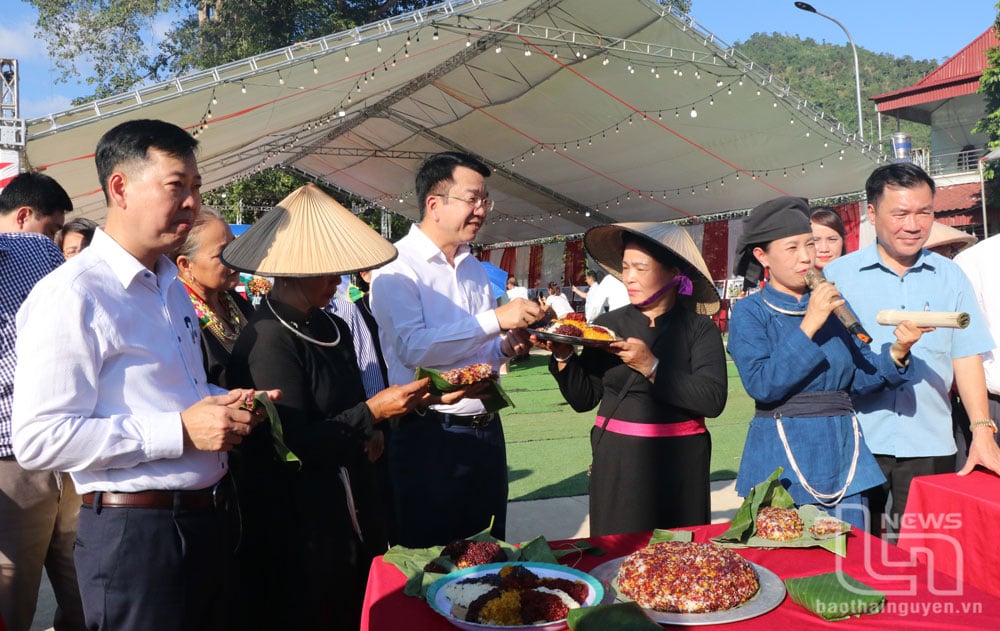 Der Bezirk Dinh Hoa Thai Nguyen fördert den Tourismus für ethnische Minderheiten, um einen Höhenflug zu ermöglichen. Bild 1