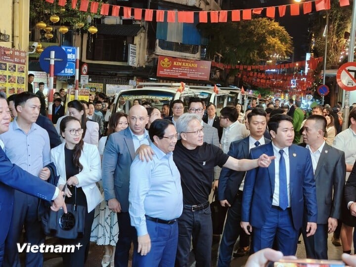 Earlier on the afternoon of December 5 in Hanoi, the National Innovation Center (NIC) announced information about cooperation between Vietnam and NVIDIA Corporation to establish the Artificial Intelligence (AI) Research and Development Center, called VRDC (Vietnam Research and Development Center), along with the AI ​​Data Center in Vietnam. (Photo: Minh Son/Vietnam+)