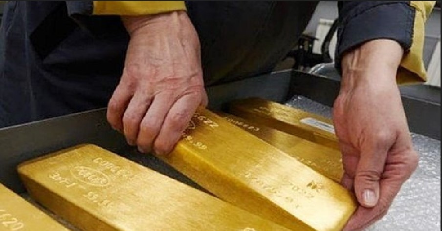 El precio del oro SJC cae drásticamente y pierde la marca de 69 millones de VND