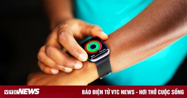 Cứu sống hành khách máy bay bằng Apple Watch