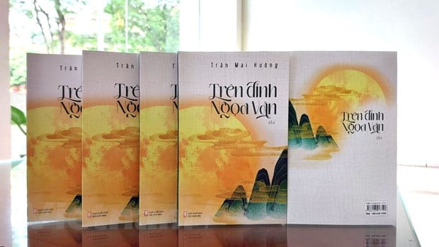 Journalist Tran Mai Huong publishes new collection of poems reflecting on historical events, photo 1