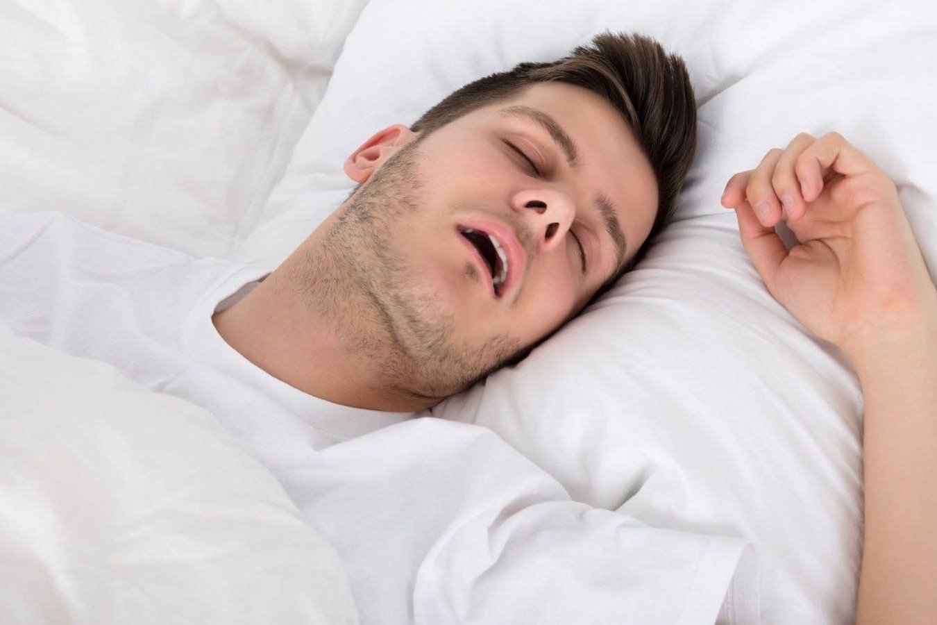 5 reasons why sleeping with air conditioning causes sore throat and stuffy nose