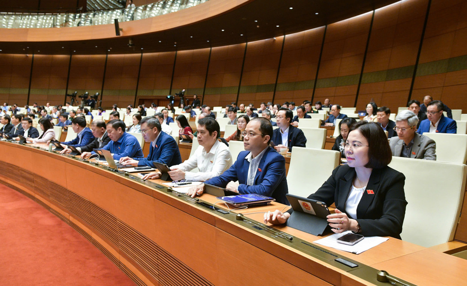 Delegados de la Asamblea Nacional votando - Foto: Quochoi.vn