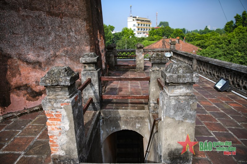 Flagpole over 200 years old in the capital: The sacred symbol of Hanoi