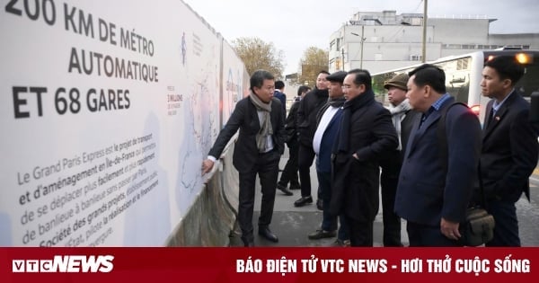 Les dirigeants de la province de Long An encouragent les investissements dans les infrastructures de transport en France