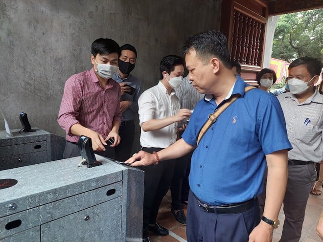 Application des solutions électroniques au Temple de la Littérature - Quoc Tu Giam