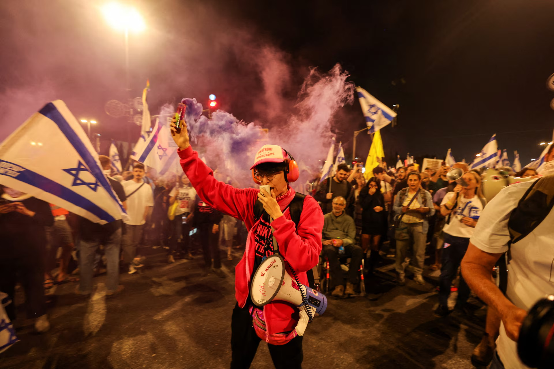 Large protest against Israeli prime minister in Jerusalem photo 1