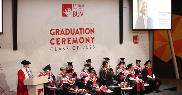 សាកលវិទ្យាល័យ British University Vietnam (BUV) ស្វាគមន៍និស្សិតបញ្ចប់ការសិក្សាជំនាន់ថ្មី។