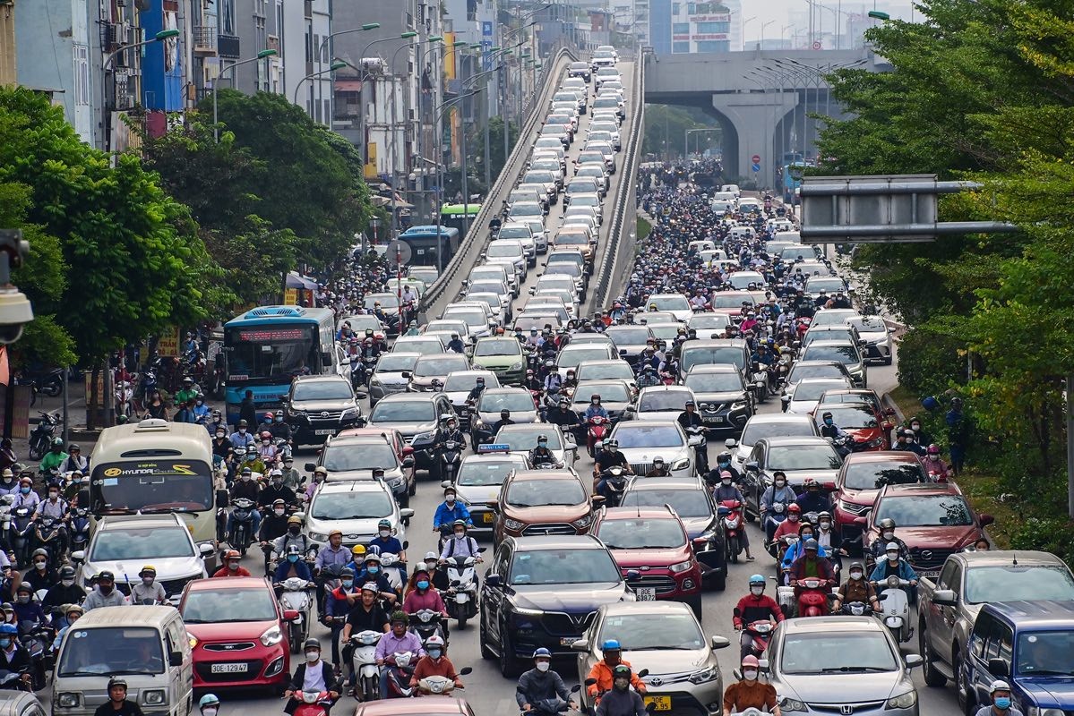 Ùn tắc giao thông ở Hà Nội: ‘Căn bệnh’ mạn tính cần chữa trị nhanh chóng