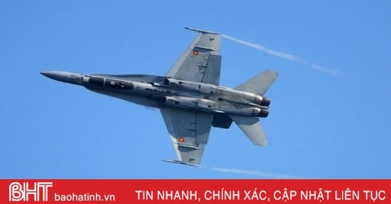 Chiến đấu cơ F-18 lao thẳng xuống đất tại căn cứ ở Tây Ban Nha