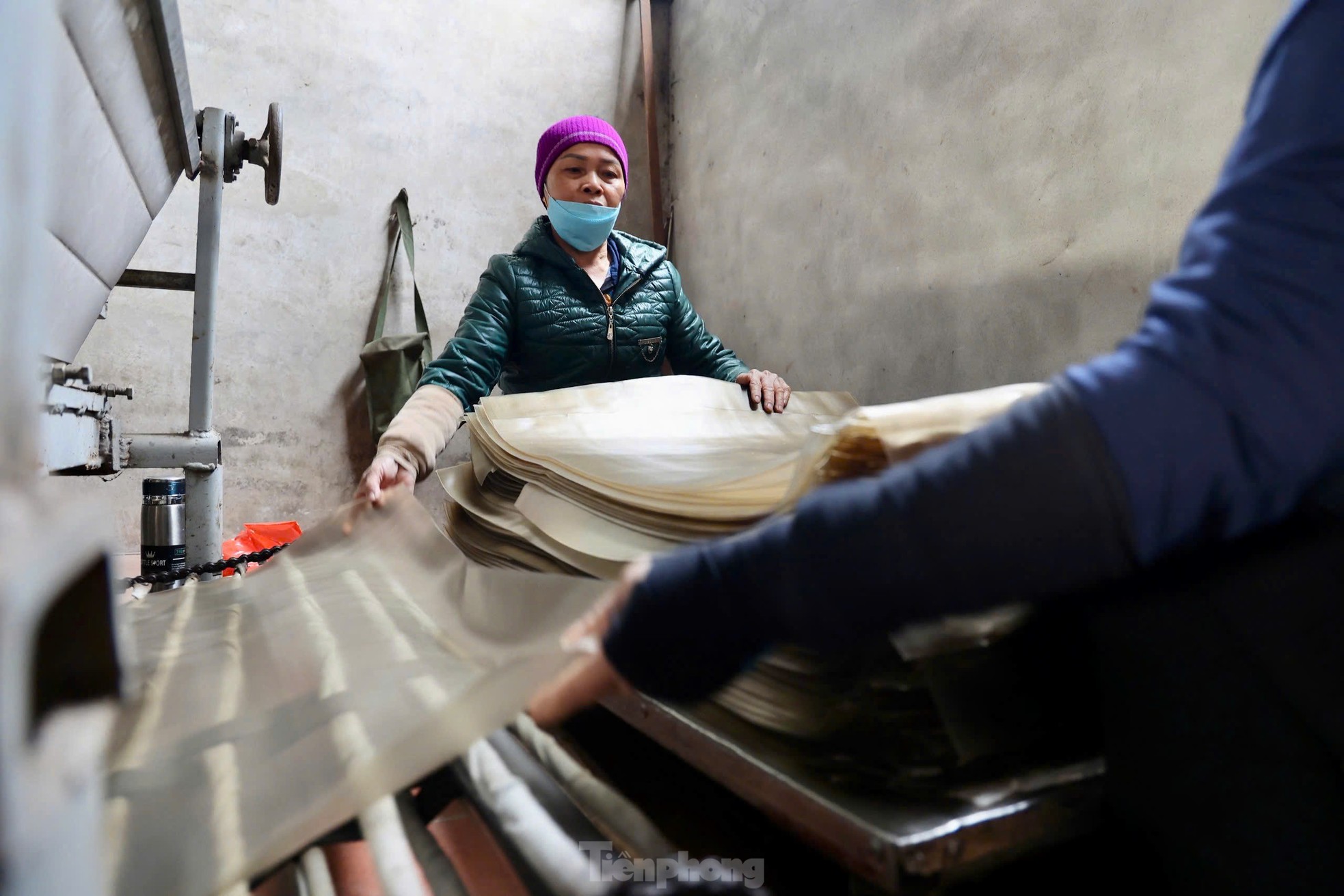 Bustling with Tet in Hanoi's famous vermicelli village photo 10