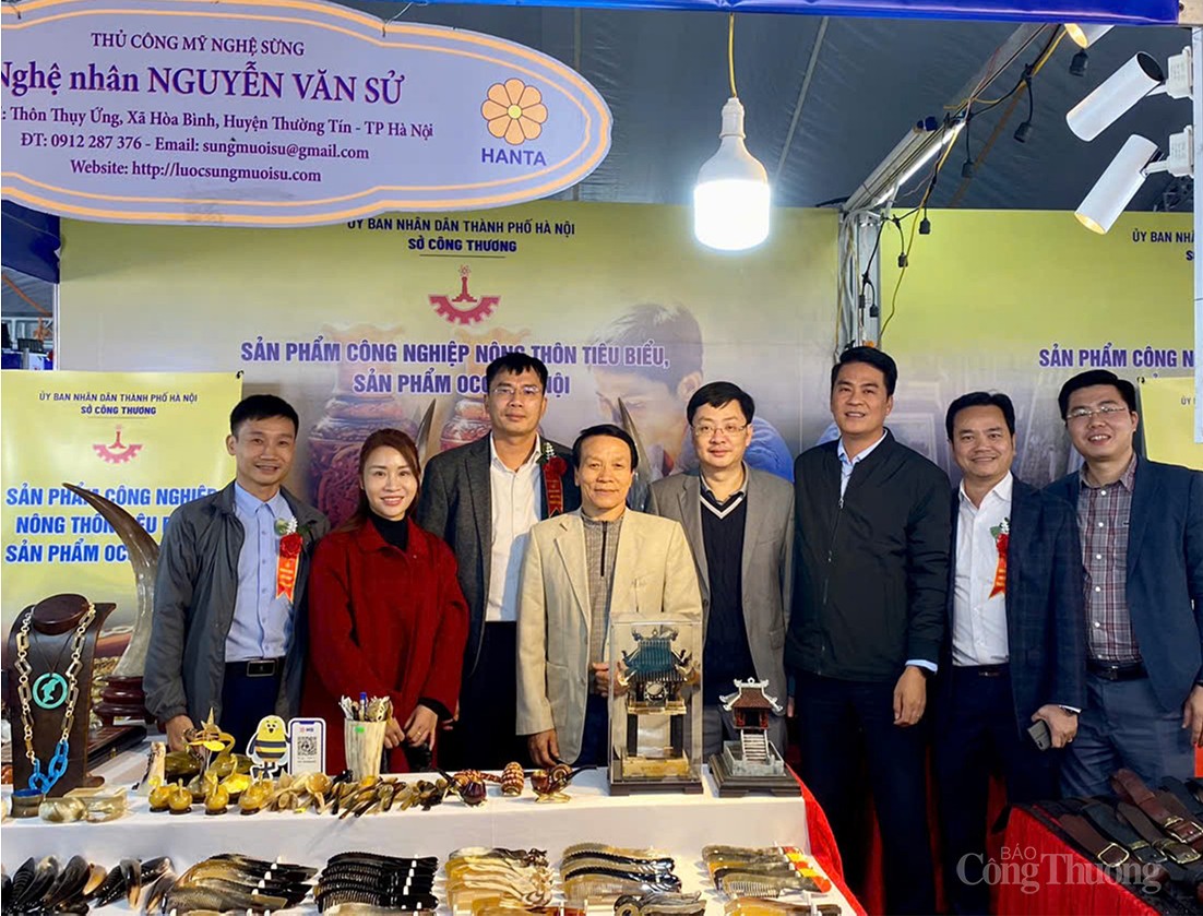 Promoting Hanoi's typical rural industrial products in Vinh Phuc