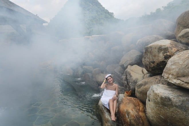 Tắm onsen tại nguồn khoáng nóng Quang Hanh có giá trị bậc nhất Việt Nam