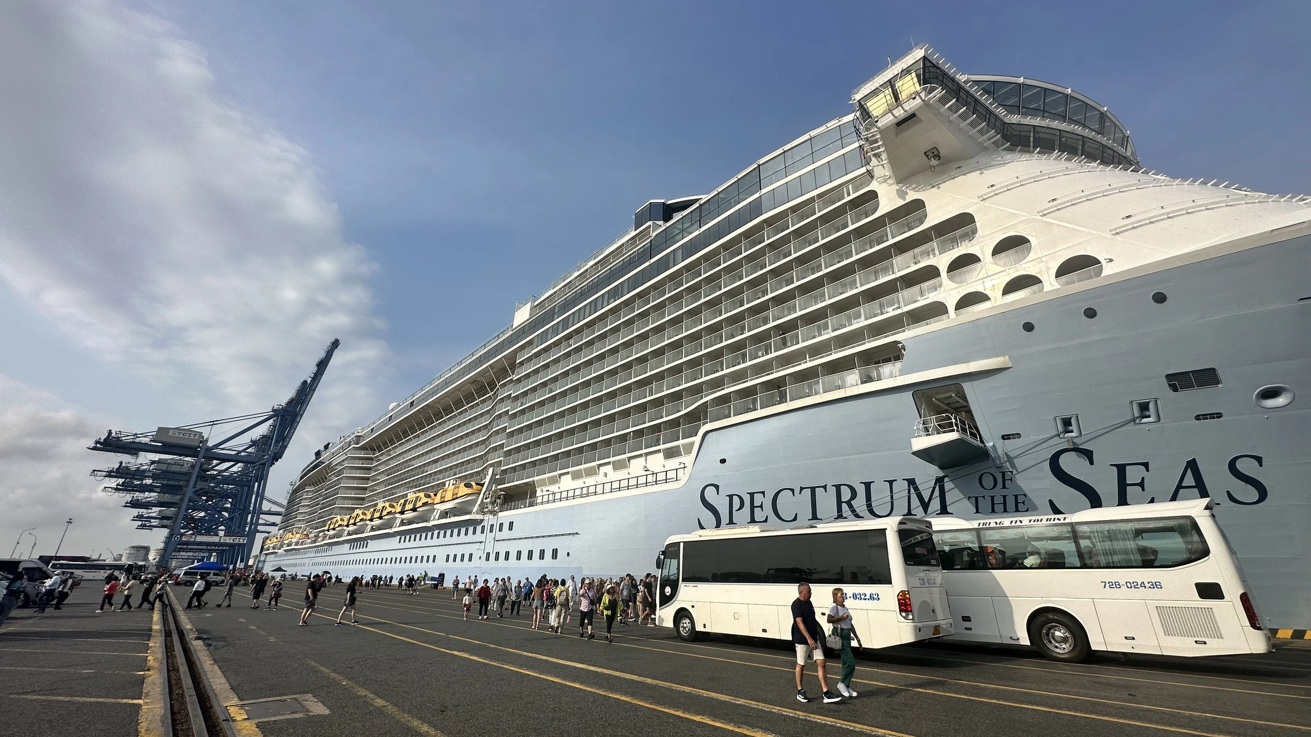 Siêu tàu Spectrum of The Seas đưa 4.485 khách quốc tế tới Bà Rịa - Vũng Tàu- Ảnh 8.