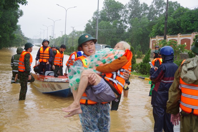 Giới thiệu hơn 300 hình ảnh, tài liệu về Quân đội anh hùng của dân tộc anh hùng - Ảnh 5.